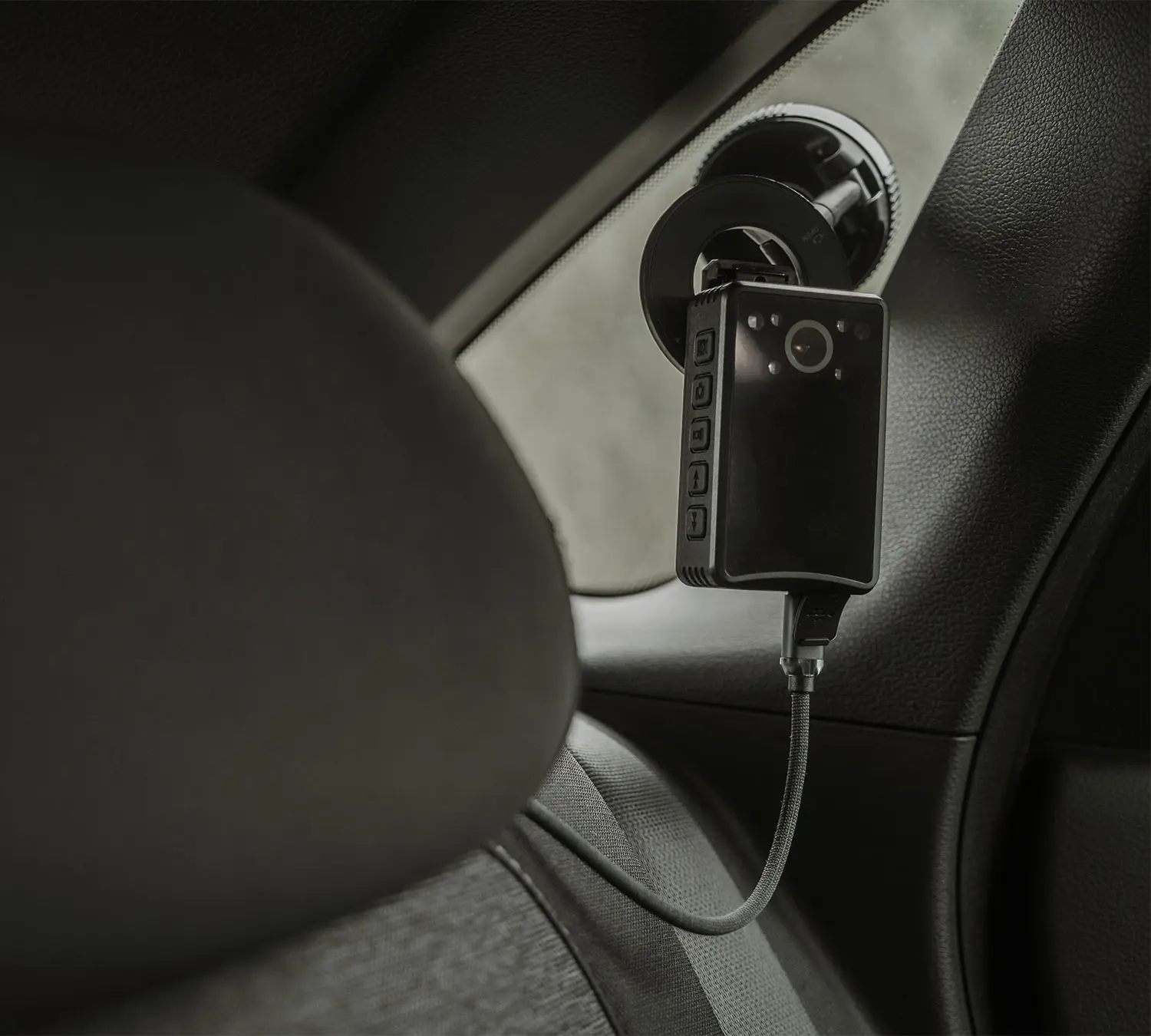 Instalación cámara de vigilancia en asiento trasero izquierdo